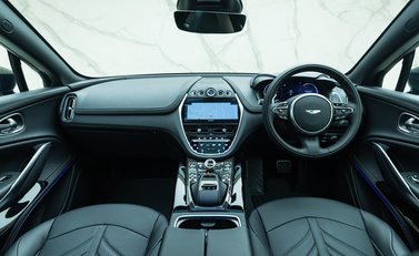 Aston Martin DBX 707 19