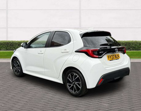 Toyota Yaris 1.5 Yaris Design HEV CVT 5dr 4