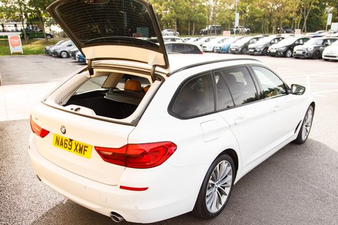 BMW 5 Series 520D XDRIVE SE TOURING 36