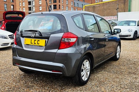 Honda Jazz I-VTEC ES..12 SERVICES LAST ONE @75K .. BEST COLOUR !!.. 1 PREVIOUS KEEPER  14