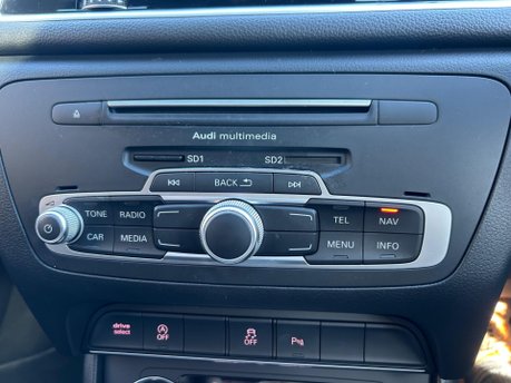 Audi Q3 TFSI S LINE NAVIGATION 25