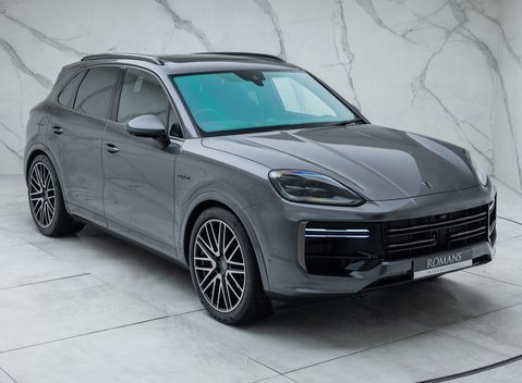 Porsche Cayenne TURBO E-HYBRID 11