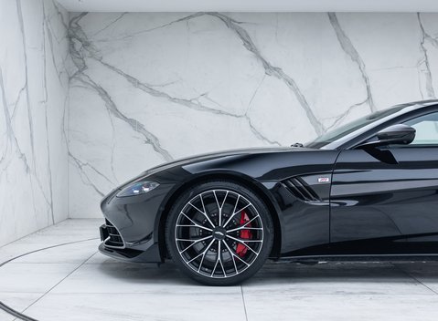 Aston Martin Vantage F1 EDITION 31