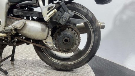 Triumph Sprint 955 ST 2001 26K RUNNING PROJECT BIKE SPARES OR REPAIR 955CC TOURER 24