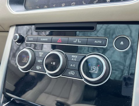 Land Rover Range Rover 3.0 Range Rover Vogue TDV6 Auto 4WD 5dr 24