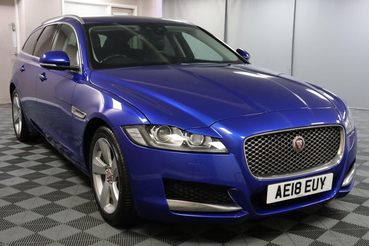 2018 Jaguar XF — image 29