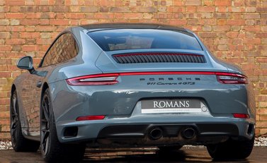 Porsche 911 (991.2) Carrera 4 GTS 3