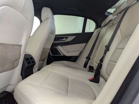 Jaguar XE 2.0 XE R-Dynamic S Auto 4dr 42
