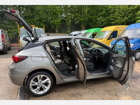 Vauxhall Astra 1.6 CDTi ecoFLEX SRi Nav Hatchback 5dr Diesel Manual Euro 6 (s/s) (110 ps) 9