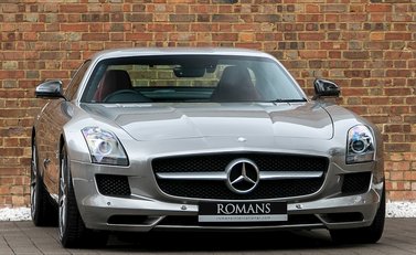 Mercedes-Benz SLS AMG 1