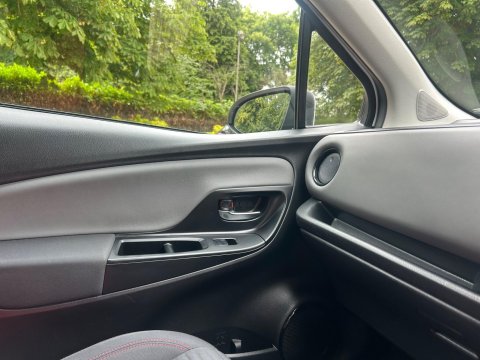 Toyota Yaris 1.33 Dual VVT-i Sport Euro 5 5dr Euro 5 8
