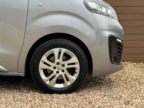 Vauxhall Vivaro 2.0 Vivaro 3100 Elite S/S 11