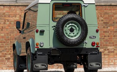 Land Rover Defender 90 Heritage Hard Top 3