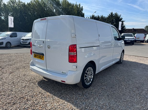Vauxhall Vivaro SWB L1H1 Low Roof 2700 Pro Air Con Sensors Cam EURO 6 6