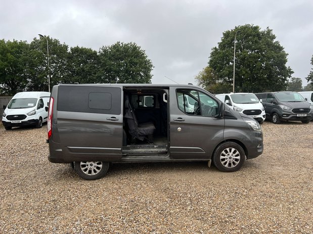 Ford Transit Custom Crew Cab SWB L1H1 Limited 300 CAT N Air Con Alloys Cam EURO 6 NO VAT 14