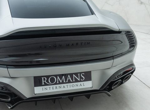 Aston Martin Vanquish V12 31