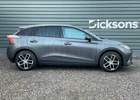 MG MG4 EV 64kWh TROPHY 8