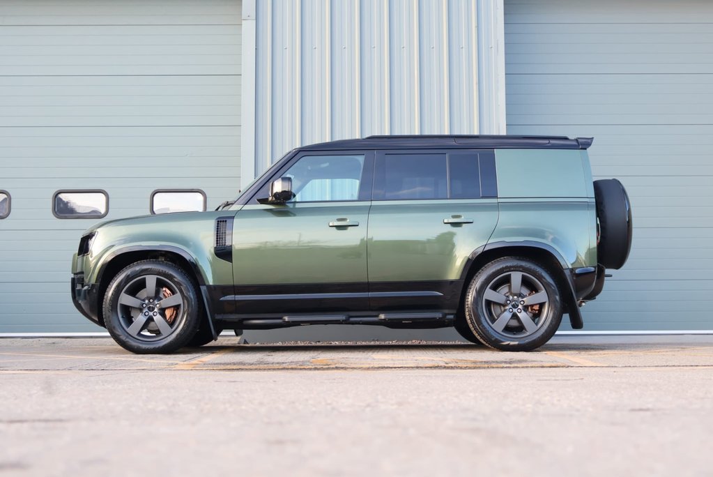 Land Rover Defender 110 2026    HARD TOP X-DYNAMIC 350 HSE seeker styled genuine rear seat fitted 8