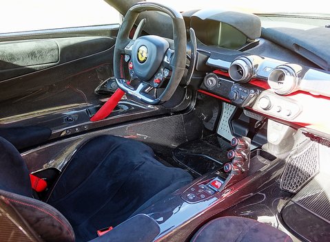 Ferrari LaFerrari 32
