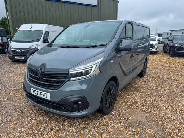 Renault Trafic SWB L1H1 Low Roof SL28 Air Con Alloys Sensors EURO 6 NO VAT 2