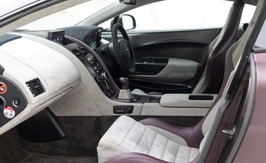 Aston Martin Vantage S V12 8