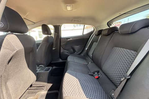 Vauxhall Astra DESIGN S/S.. AUTOMATIC.. 5 SERVICES.. BLUETOOTH.. DAB.. CRUISE CONTROL..A/C 15