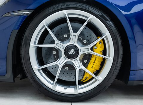 Porsche 911 GT3 Touring (992) 27