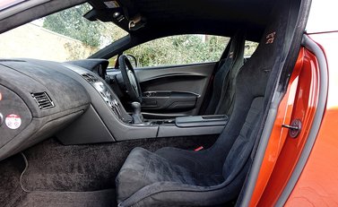 Aston Martin Vantage GT8 14