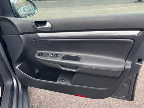 Volkswagen Golf 3.2 V6 R32 DSG 4Motion 5dr 33