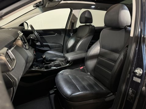 Kia Sorento CRDI KX-3 ISG 17