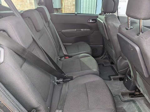 Peugeot 5008 BLUE HDI S/S ALLURE 17