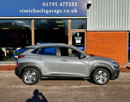Hyundai KONA 1.6 Kona SE Connect GDi HEV Semi-Auto 5dr 10