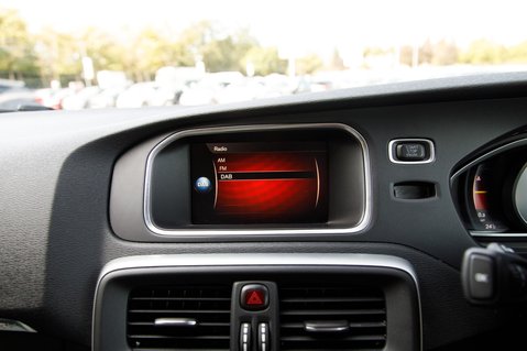 Volvo V40 T3 CROSS COUNTRY PRO 16
