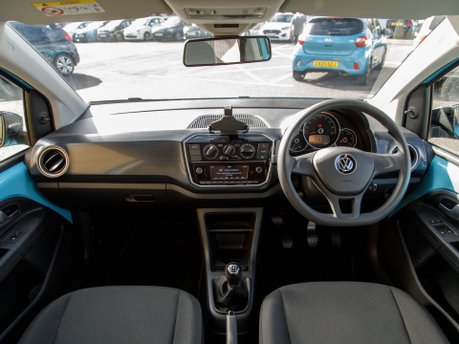 Volkswagen Up BLACK EDITION