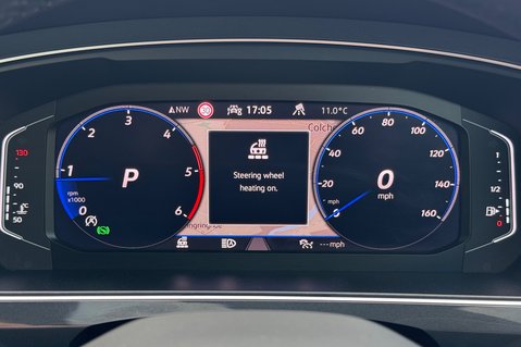 Volkswagen Tiguan R-LINE TDI DSG - RARE LEATHER INTERIOR - APPLE CAR PLAY -CAMERA 42