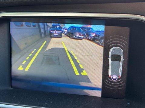 Volvo V40 1.5 T2 R-Design Edition Auto Euro 6 (s/s) 5dr 8