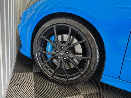 Ford Focus 2.3T EcoBoost RS Hatchback 5dr Petrol Manual AWD Euro 6 (s/s) (350 ps) 25