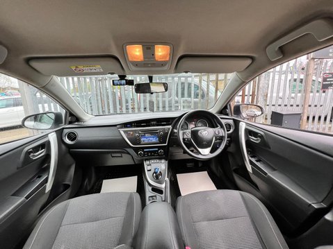 Toyota Auris ICON VVT-I 26