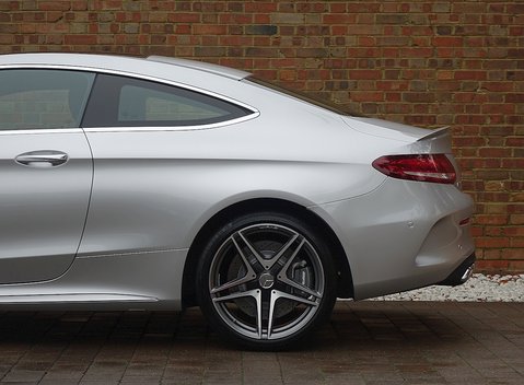 Mercedes-Benz C Class C63 Coupe Premium 8