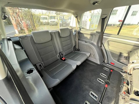 Volkswagen Touran 1.6 TDI BlueMotion Tech SE DSG Euro 5 (s/s) 5dr 57