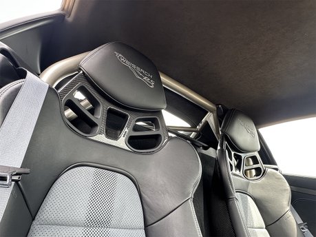 Porsche 718 CAYMAN GT4 RS PDK 63