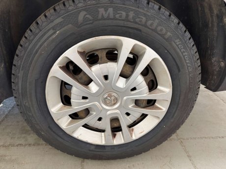Vauxhall Vivaro 2.0 Vivaro 3100 Dynamic S/S 8