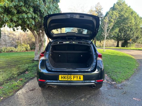 Toyota Auris VVT-I DESIGN TSS 32