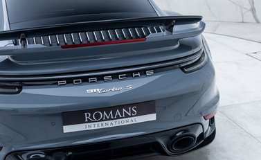 Porsche 911 Turbo S (992) 35