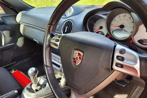 Porsche Cayman 24V S 33