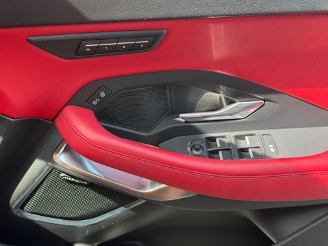 Jaguar E-Pace R-DYNAMIC HSE 19