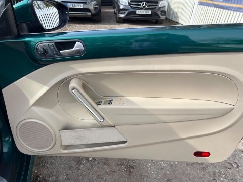 Volkswagen Beetle DESIGN TSI BLUEMOTION TECHNOLOGY DSG 44