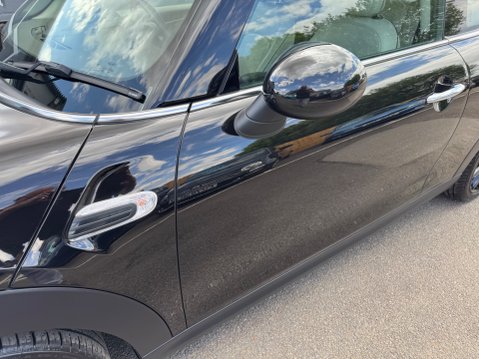 Mini Hatch COOPER EXCLUSIVE 15