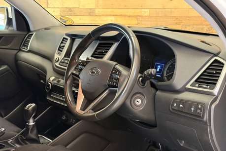 Hyundai TUCSON 1.7 CRDi Blue Drive SE Nav SUV 5dr Diesel Manual Euro 6 (s/s) (116 ps) 7