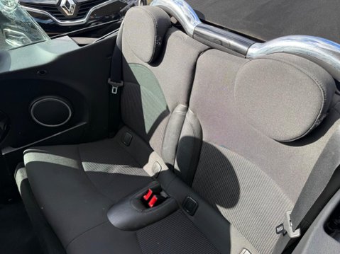 Mini Convertible 2.0 Cooper D Auto Euro 5 2dr 23